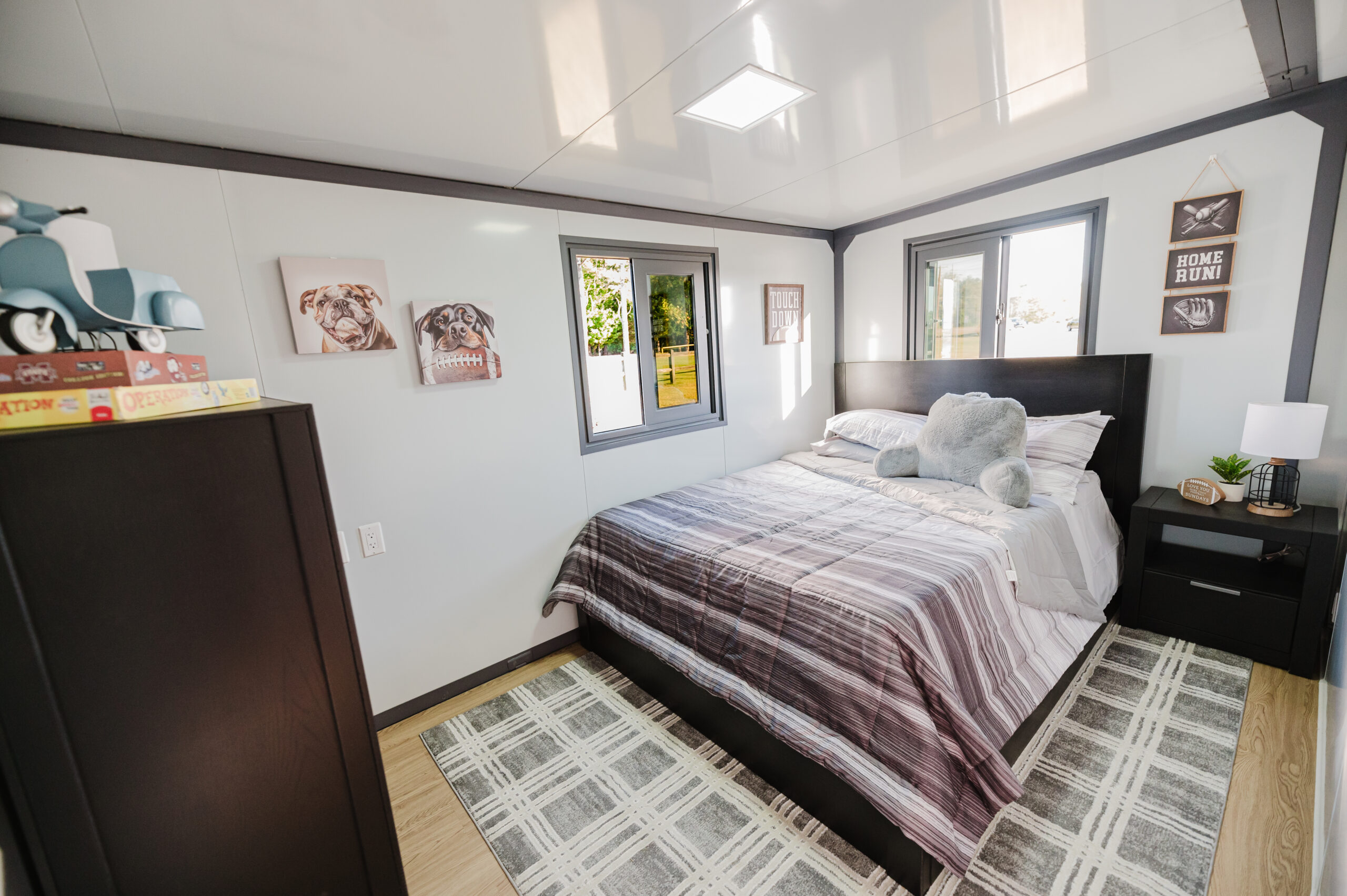 Bedroom (alternate)