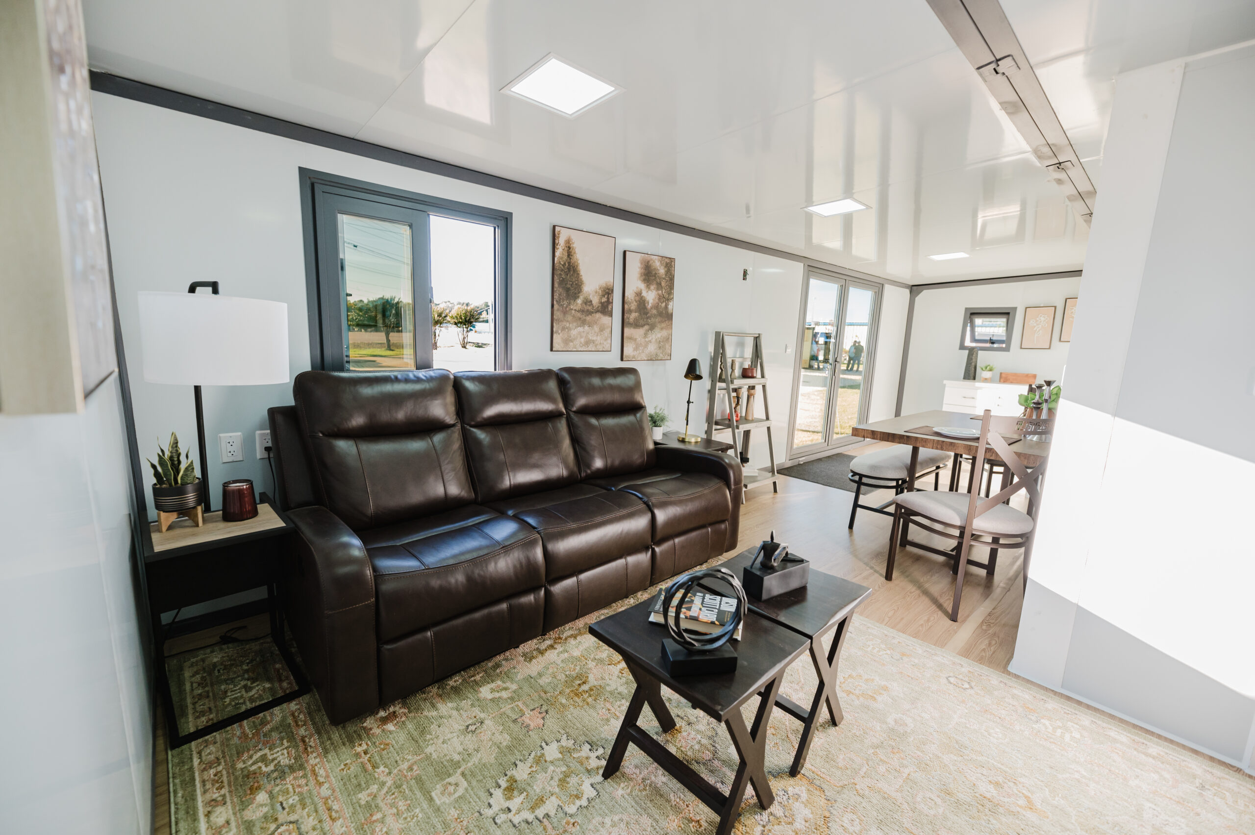 Living room (alternate)